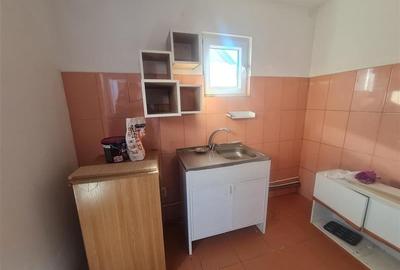 Casă individuală cu 2 camere cu Canalizare în Central - 4