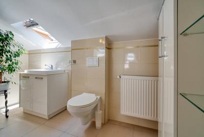Apartament cu 4 camere decomandat, mobilat în Tractorul - 20