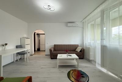 Apartament cu 2 camere semidecomandat, mobilat în Grivița
