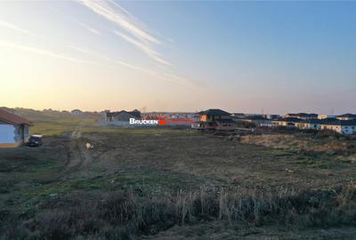 Teren de 570 mp, în Sânmartin - 2