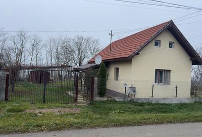 Casă cu 2 camere în Jucu