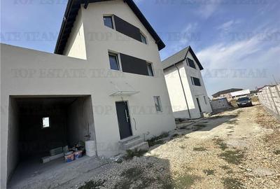 Casă individuală cu 5 camere cu Canalizare în Central - 1