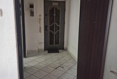 Apartament cu 3 camere decomandat în Berceni