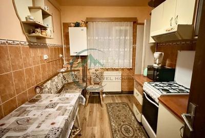 Apartament cu 3 camere decomandat în Dârste - 3
