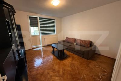 Apartament cu 3 camere decomandat, mobilat în Republicii