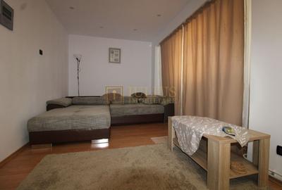 Apartament cu 3 camere semidecomandat, mobilat în Complex Studențesc
