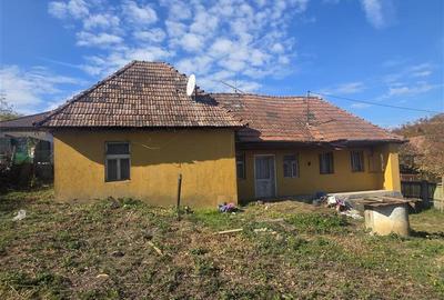 Casă cu 2 camere cu Teren 400 Mp în Voiniceni