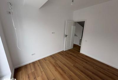 Casă cu 5 camere cu Teren 120 Mp în Titan