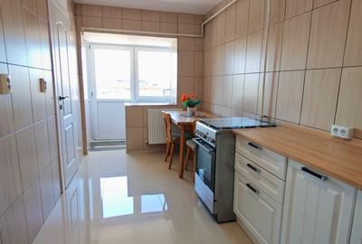 Apartament cu 2 camere decomandat în Micro 3 - 4