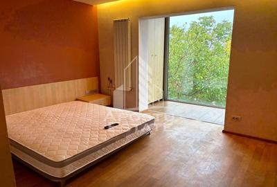 Apartament cu 2 camere decomandat, mobilat în Bucovina