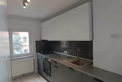Apartament cu 3 camere semidecomandat în Central - 3