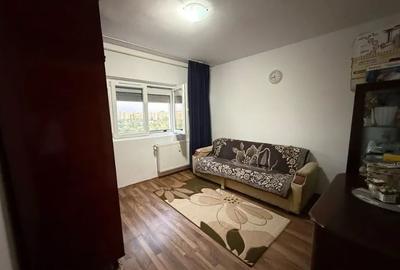 Apartament cu 3 camere decomandat în Lacul Tei