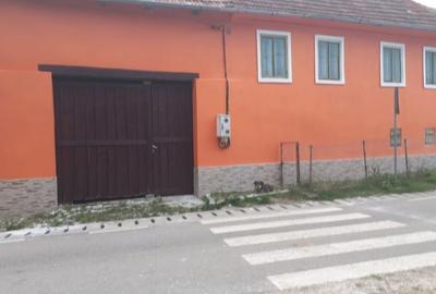Casă cu 3 camere în Central