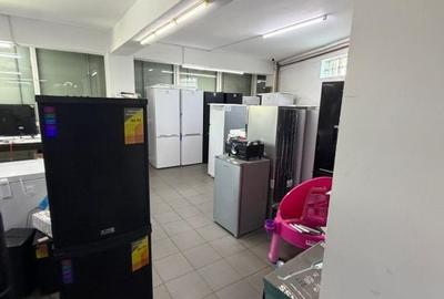 Spațiu comercial, de 1,300 mp, în Central