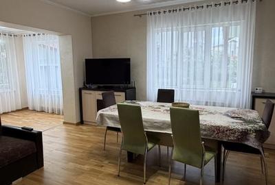 Casă cu 4 camere în Central