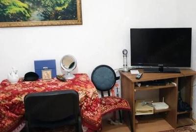 Apartament cu 3 camere decomandat în Sud