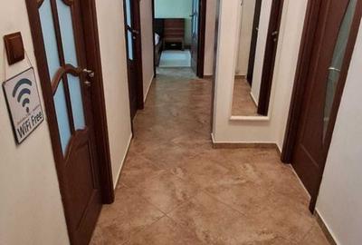 Apartament cu 3 camere decomandat în Micro 17