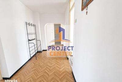 Apartament cu 3 camere decomandat în Craiovei - 2