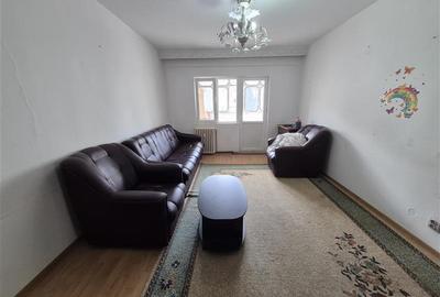 Apartament cu 2 camere decomandat, mobilat în Alexandru cel Bun
