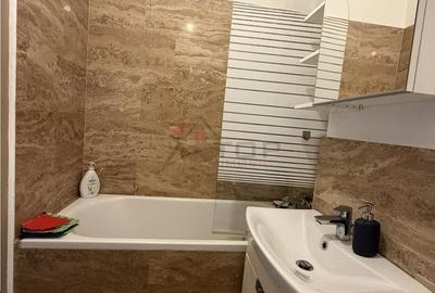 Apartament cu 3 camere decomandat în Nicolina