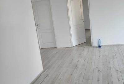 Casă cu 4 camere cu Teren 400 Mp în Central
