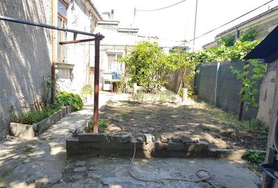 Casă cu 2 camere cu Teren 213 Mp în Central