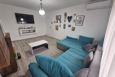 Apartament cu 3 camere decomandat în Buzaului