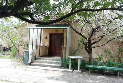 Casă cu Teren 1872 Mp în Central