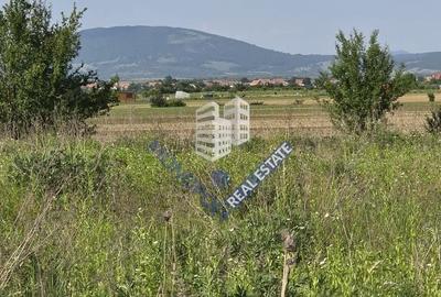 Teren de 865 mp, în Central