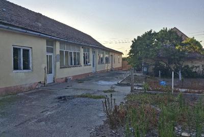 Casă cu 5 camere cu Teren 2100 Mp în Cenad