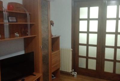 Apartament cu 3 camere semidecomandat în Central - 6