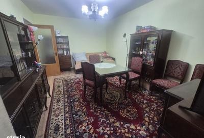 Apartament cu 3 camere decomandat în Exterior Vest