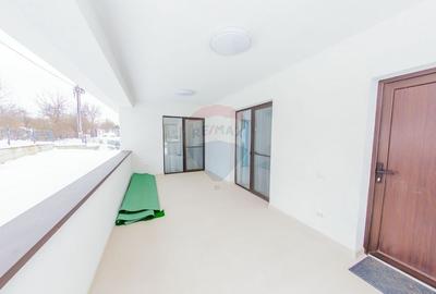 Casă cu 6 camere cu Teren 892 Mp în Est - 11