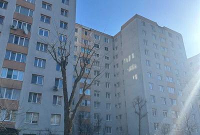 Apartament cu 3 camere decomandat în Drumul Carului