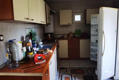 Casă individuală cu 5 camere cu Canalizare în Central - 3