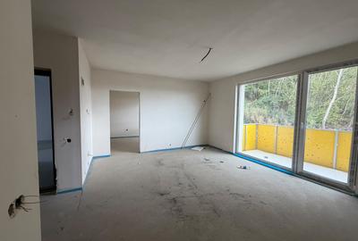 Apartament cu 2 camere semidecomandat în Florești