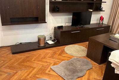 Apartament cu 3 camere decomandat în Calea București - 1
