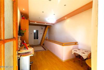Duplex cu 4 camere cu Canalizare în Central - 38