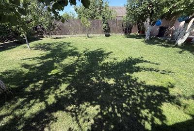 Casă cu 4 camere în Careiului