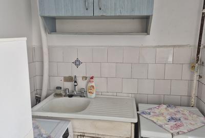 Garsonieră decomandată în Stana