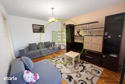 Apartament cu 3 camere decomandat, mobilat în Pajura