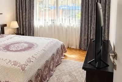 Apartament cu 3 camere, mobilat în Central