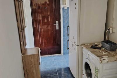 Apartament cu 2 camere semidecomandat în Km 4