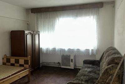Apartament cu 2 camere semidecomandat în Micro 16 - 19