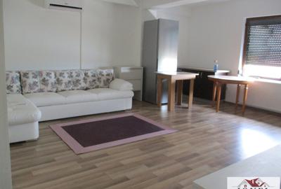 Apartament cu 3 camere decomandat în Est - 4