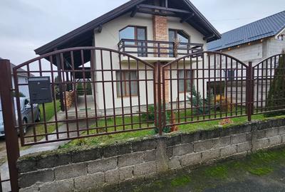 Casă individuală cu 4 camere cu Canalizare în Cristur - 2