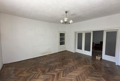 Apartament cu 4 camere decomandat în Sub Arini - 2