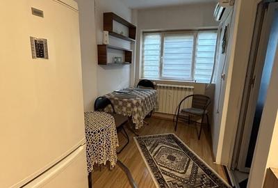 Garsonieră decomandată în Calea București
