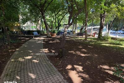 Apartament cu 3 camere în Berceni