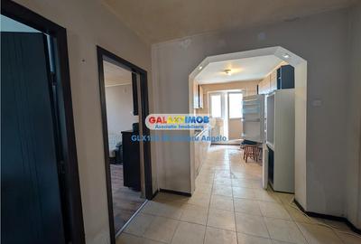 Apartament cu 4 camere semidecomandat în Central